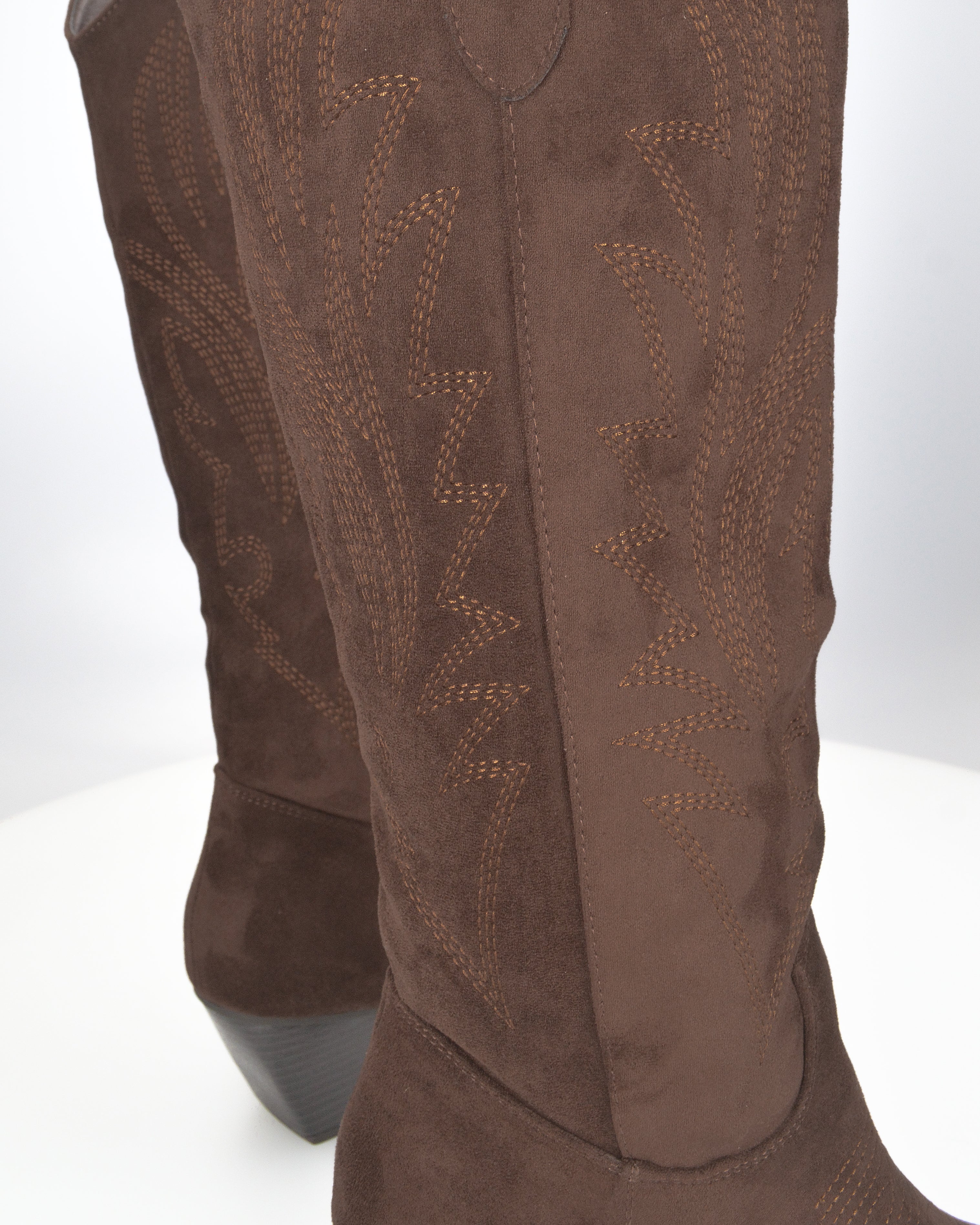 CHRYSA - tall brown Western boots with embroidered designs and zip closure