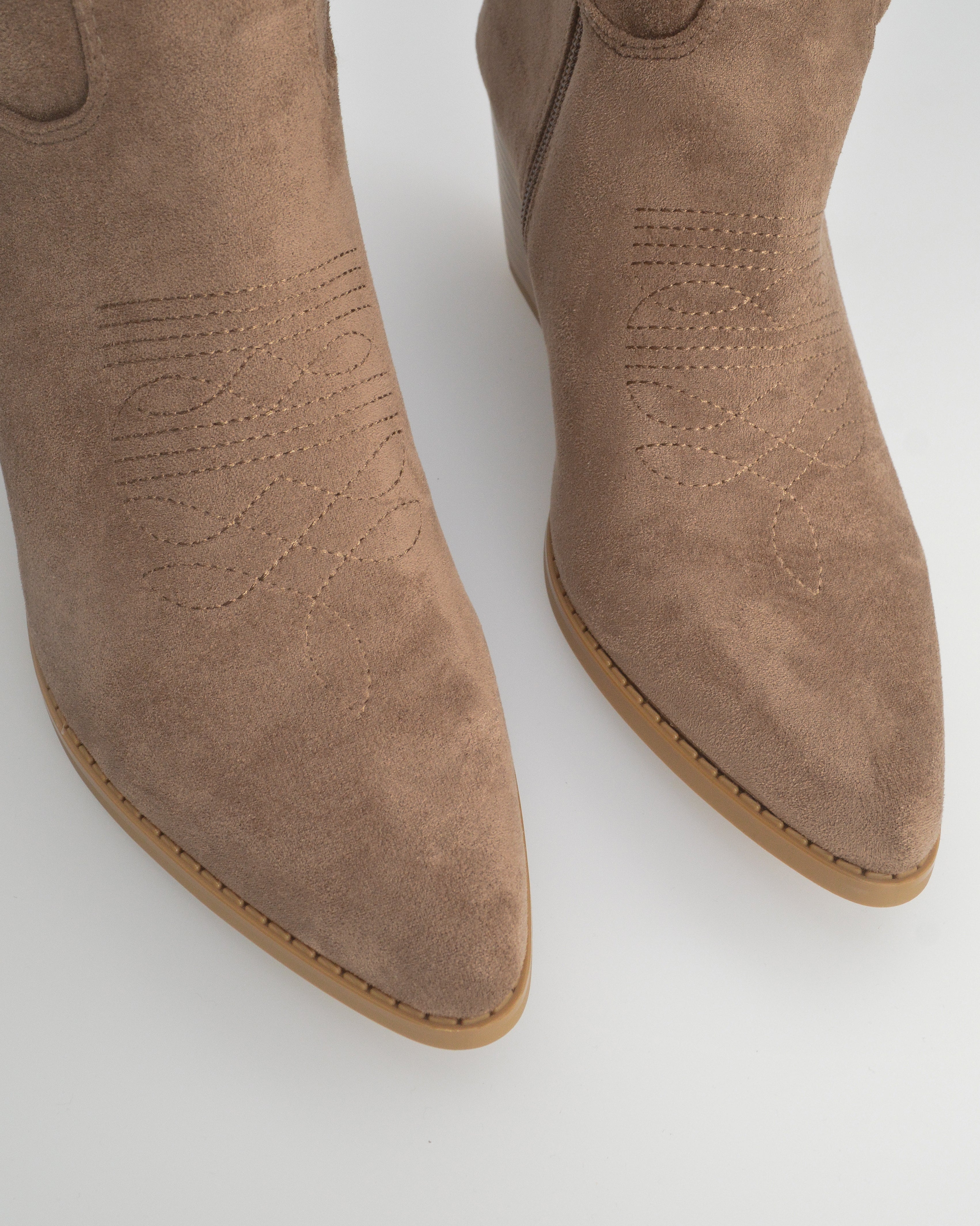 CHRYSA - tall khaki Western boots with embroidered designs and zip closure